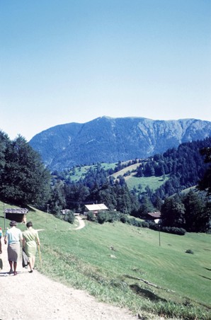 Am Reintaler Hof. Die Partnach Alm wartet.