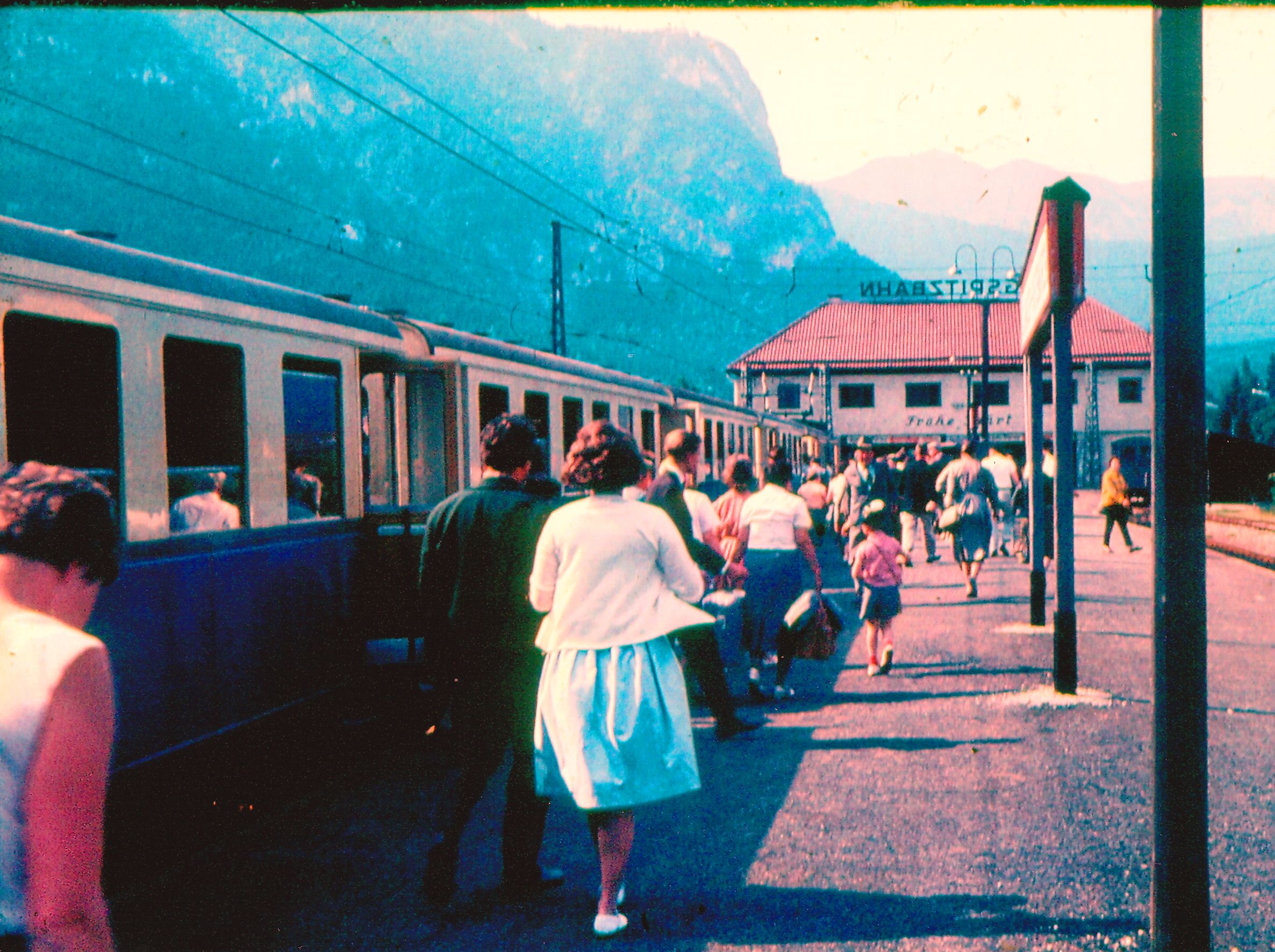 Ankunft am Bahnhof - Oder gleich schon der Ausflug mit der Zugspitzbahn?