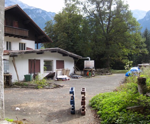 Die Rückseite des Reintalerhofs im Oktober 2009